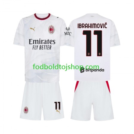 AC Milan Ibrahimovic 11 Børn Udebane Fodboldsæt 2026-27 S/S (+ Korte bukser) AC Milan Ibrahimovic 11 Børn Udebane Fodboldsæt 2026-27 S/S (+ Korte bukser)